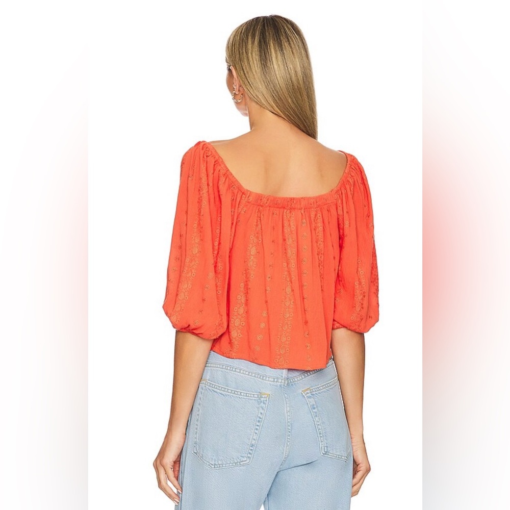 Steve Madden Embroidered On or Off Shoulder Top - Picture 2 of 7